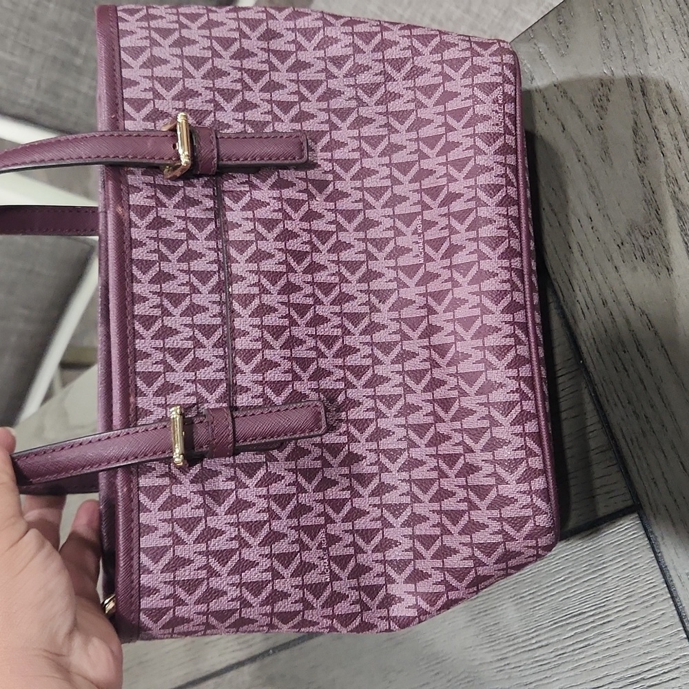 Michael Kors Purple Signature Bag - Picture 4 of 11